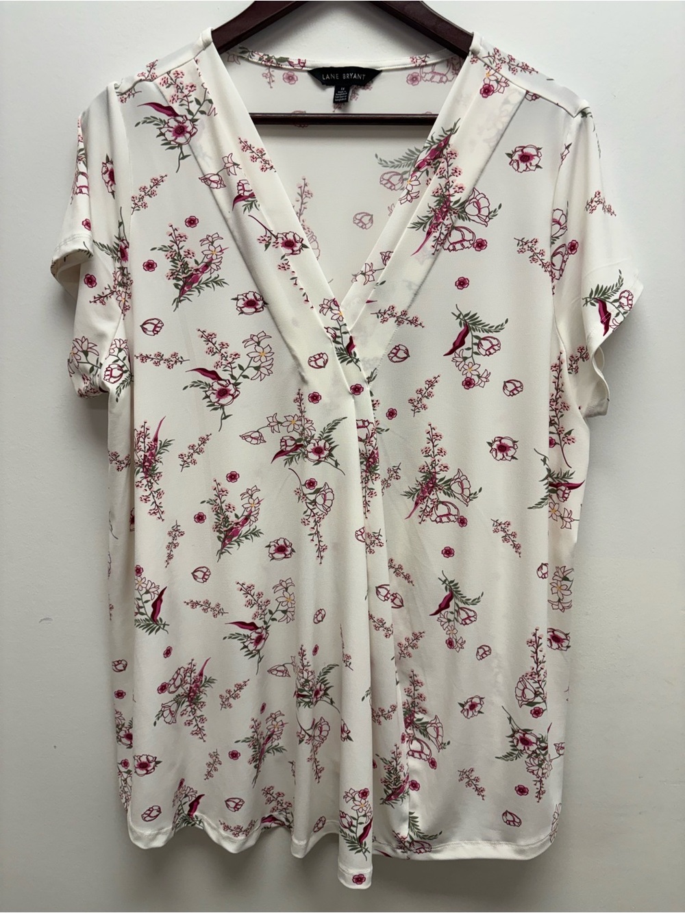 4 for $25 🌸 Lane Bryant Floral Blouse – Size 1X 🌸